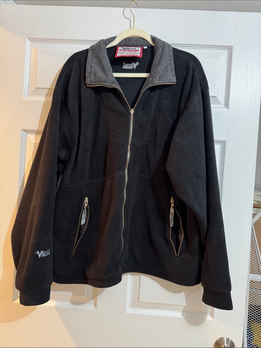 Viking Men's Black Lightweight Fleece Jacket with Contrast Collar